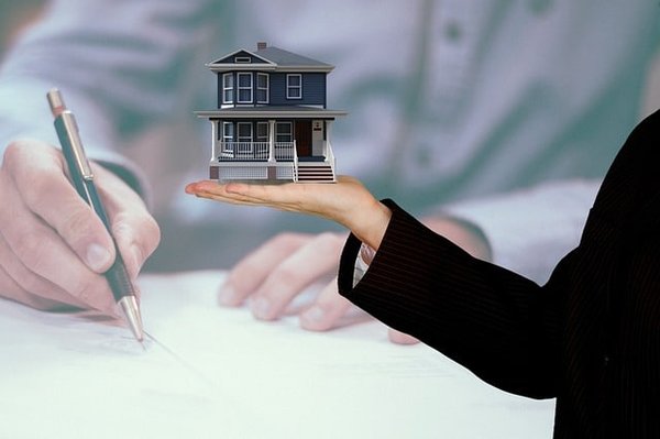 Comment choisir une agence immobilière à Lyon 4 : tous les critères